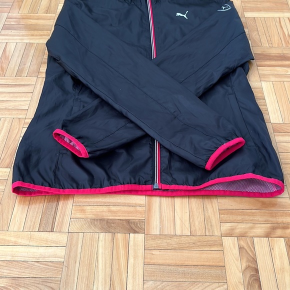 Puma coat small - Picture 4 of 8